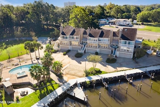 717 Bienville Blvd Unit B2, Ocean Springs, MS 39564