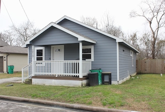 1213 Bookertee St, Baytown, TX 77520