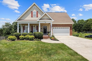10496 Sovereign Pointe Dr, Soddy Daisy, TN 37379