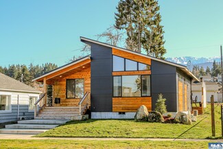 424 Orcas Ave, Port Angeles, WA 98362