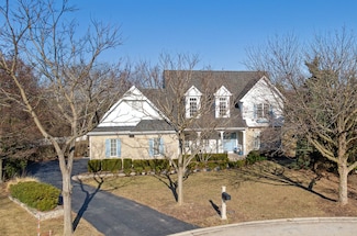 340 Coralynn Ct, Willowbrook, IL 60527