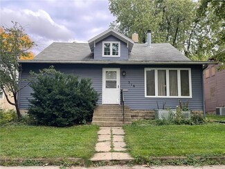 516 Strait Ave, Worthington, MN 56187