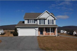 301 Chris Dr, Lenhartsville, PA 19534