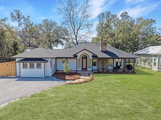 219 Satsuma Rd, Niceville, FL 32578