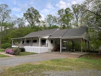 67 Laughing Waters Ln, Hayesville, NC 28904