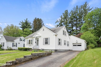 31 Kensington Ave, Pittsfield, MA 01201