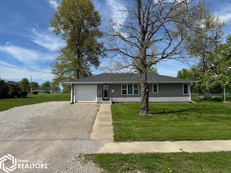 421 E Main St, Seymour, IA 52590