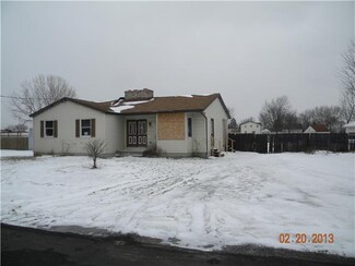 3028 Pretoria St, Niagara Falls, NY 14305