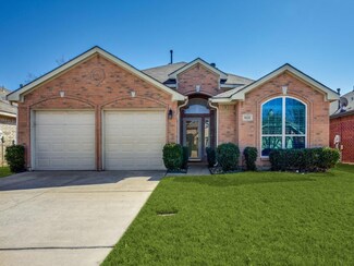 6121 Bowin Dr, Fort Worth, TX 76132
