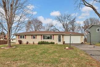 2109 Carnelian Ln, Saint Paul, MN 55122
