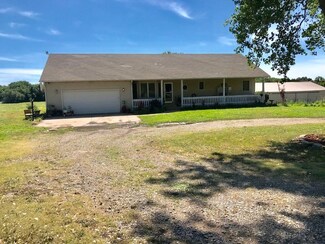10150 11th Rd, Udall, KS 67146