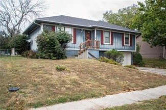 520 Willow St, Peculiar, MO 64078
