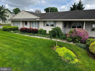 128 Center Ave, East Earl, PA 17519