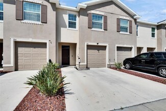 708 Barclay Wood Dr, Ruskin, FL 33570