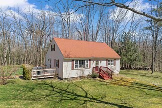 17 Portage Rd, Goffstown, NH 03045