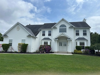 39 Island Trail, Mount Sinai, NY 11766