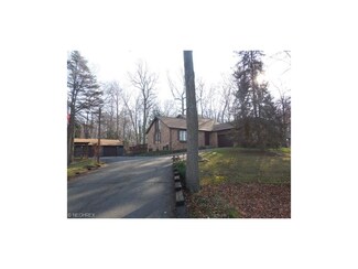 8949 Struthers Rd, New Middletown, OH 44442