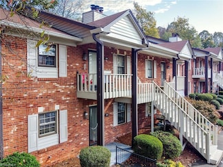 201 Olde Vineyard Ct, Winston Salem, NC 27104