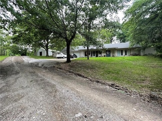 3724 N Perrin Rd, Independence, MO 64058