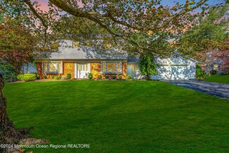 8 Collingwood Rd, Marlboro, NJ 07746