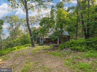 1321 Lawyer Ln, Paw Paw, WV 25434