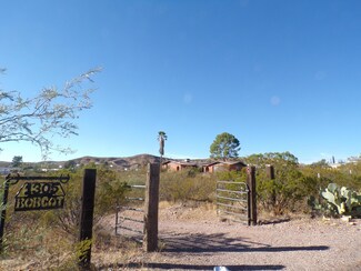 1305 Bobcat Dr, Clifton, AZ 85533