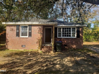 504 Jackson Ln, Kinston, NC 28501
