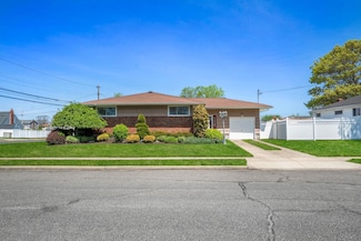 61 Spielman Ave, Farmingdale, NY 11735
