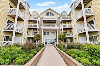 360 Revere Beach Pkwy Unit 415, Revere, MA 02151