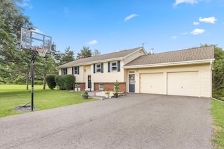32 Richard Rd, Binghamton, NY 13901
