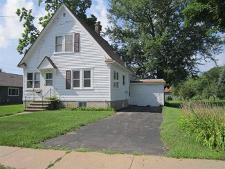 917 Water St, Prairie Du Sac, WI 53578