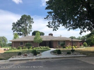 1533 Cambridge Rd, Lansing, MI 48911
