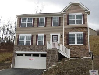 202 Horse Shoe Dr, Clinton, PA 15026