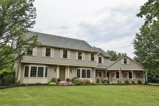 6 Mendonshire Dr, Honeoye Falls, NY 14472