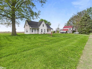 23 N Main St, Basco, IL 62313