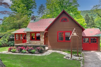 16 Locust Dr, Cold Spring, NY 10516