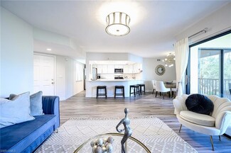586 Beachwalk Cir Unit 205, Naples, FL 34108