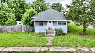 809 Highland St, Benton, IL 62812