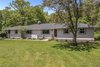 28649 Jackson Rd, Chagrin Falls, OH 44022