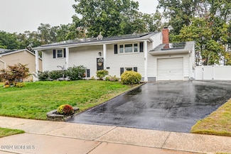 18 Southport Dr, Howell, NJ 07731