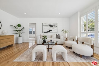5932 Bellflower Blvd, Lakewood, CA 90713