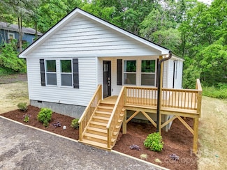 15 Border St, Black Mountain, NC 28711