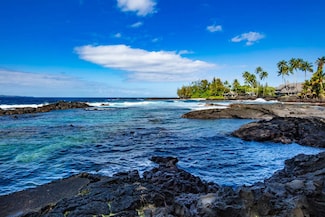 33 Apapane Rd, Hilo, HI 96720
