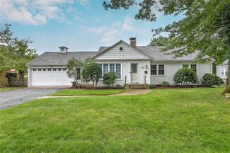 43 Grandview Ave, Lincoln, RI 02865