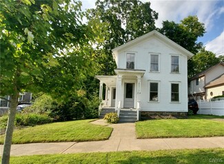 27 Onondaga St, Skaneateles, NY 13152