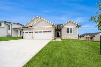 10123 NW 68th Ave, Johnston, IA 50131