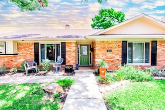 2813 Quail Ridge Dr, Carrollton, TX 75006