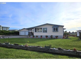 98618 Camellia Dr, Brookings, OR 97415