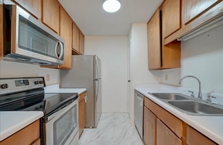 10049 Westpark Dr Unit 120, Houston, TX 77042