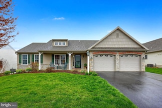 421 Rosewood Dr, Manheim, PA 17545